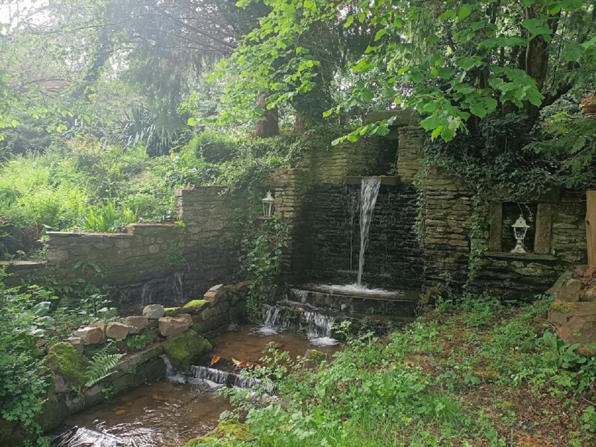 Le Moulin De Benneville Chambres D'Hotes, Petit Dejeuner Compris Cahagnes Экстерьер фото